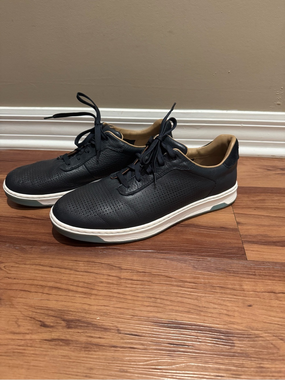 Men's Black Leather Casual Sneakers - Comfortable Lace-Up
